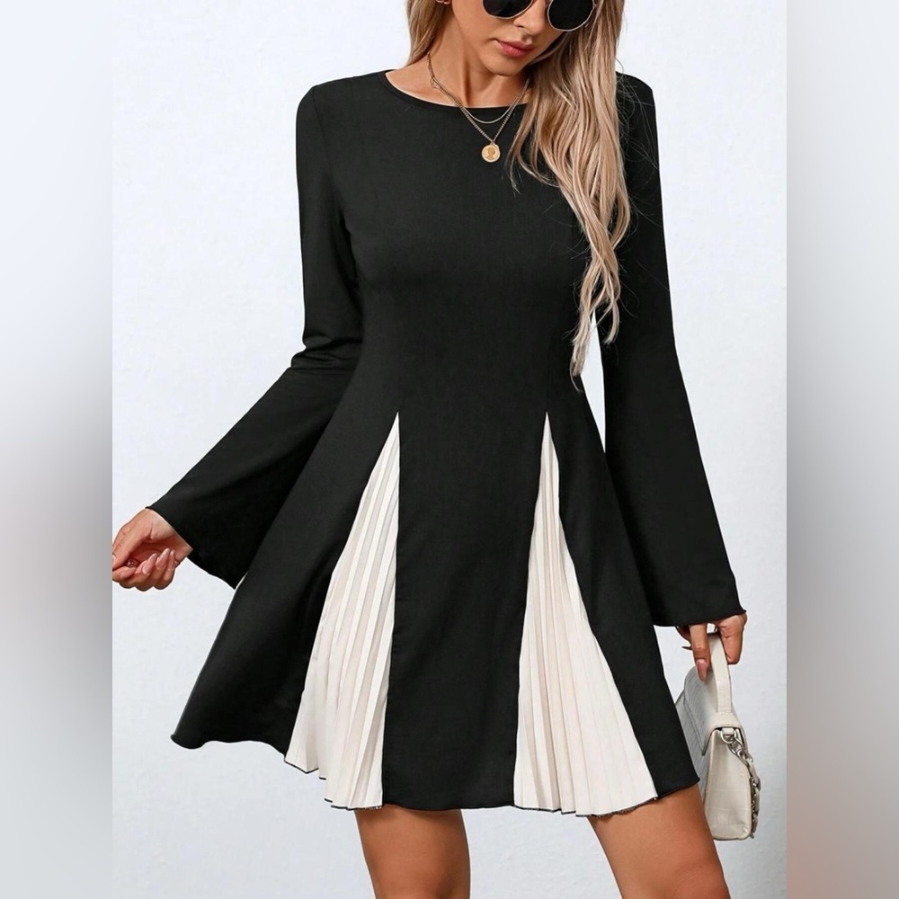 Pleated Flare Sleeve Mini Dress